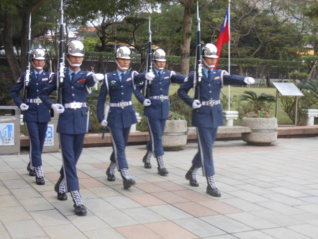 台湾旅行2日目 忠烈祠での衛兵交代式 アトム電器 守口東店